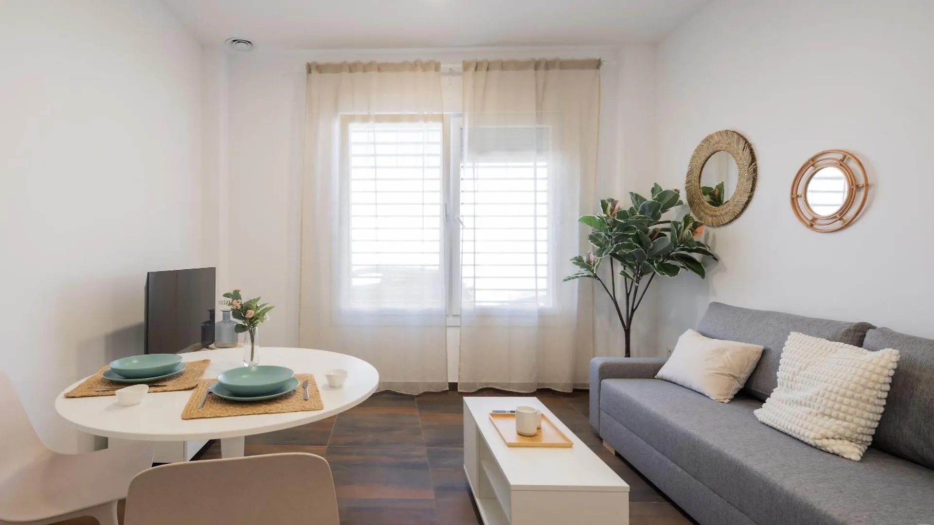 Estudios Y Apartamentos El Antiguo Balneario Ha Cadiz